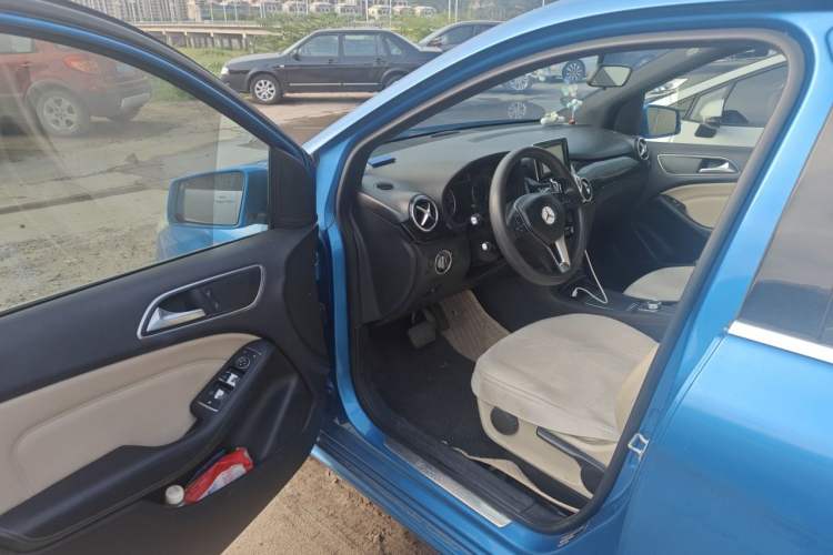 Used Mercedes-Benz B-Class 2012 B 180 Driver Seat