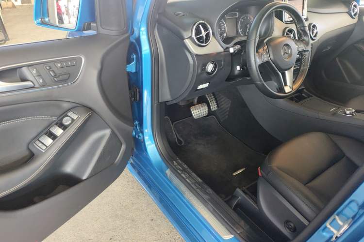 Used Mercedes-Benz B-Class 2012 B 200 Driver Seat