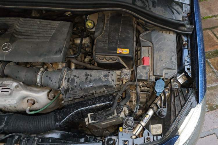 Used Mercedes-Benz B-Class 2012 B 200 Engine Bay Left