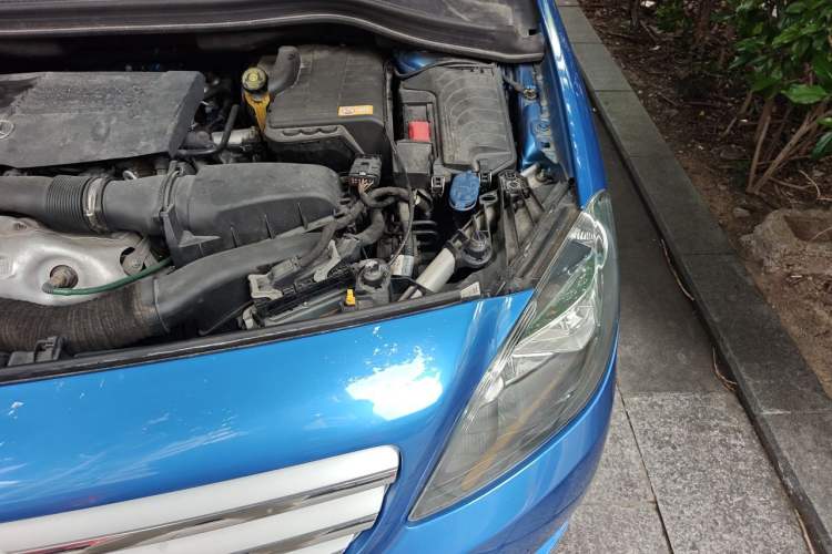 Used Mercedes-Benz B-Class 2012 B 180 Engine Bay Left