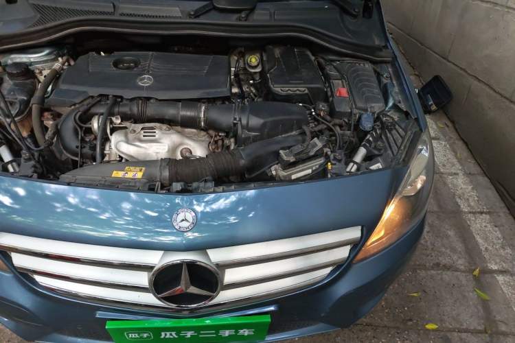 Used Mercedes-Benz B-Class 2012 B 180 Engine Bay Left