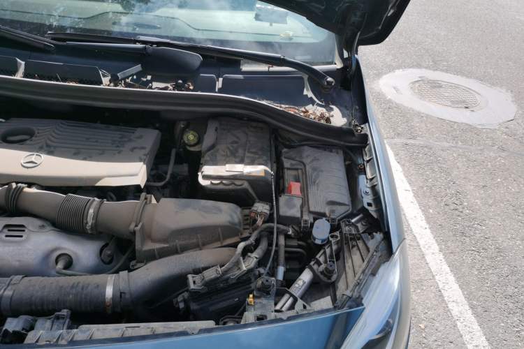 Used Mercedes-Benz B-Class 2012 B 200 Engine Bay Left
