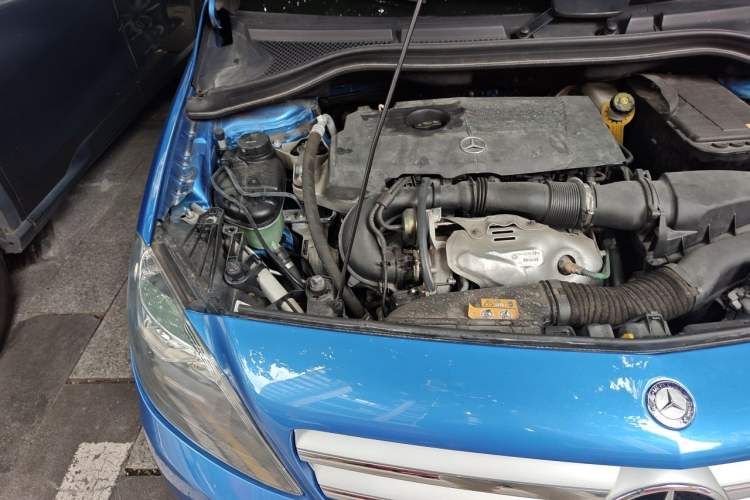 Used Mercedes-Benz B-Class 2012 B 180 Engine Bay Right