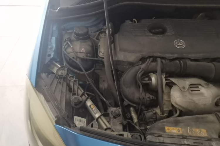 Used Mercedes-Benz B-Class 2012 B 200 Engine Bay Right
