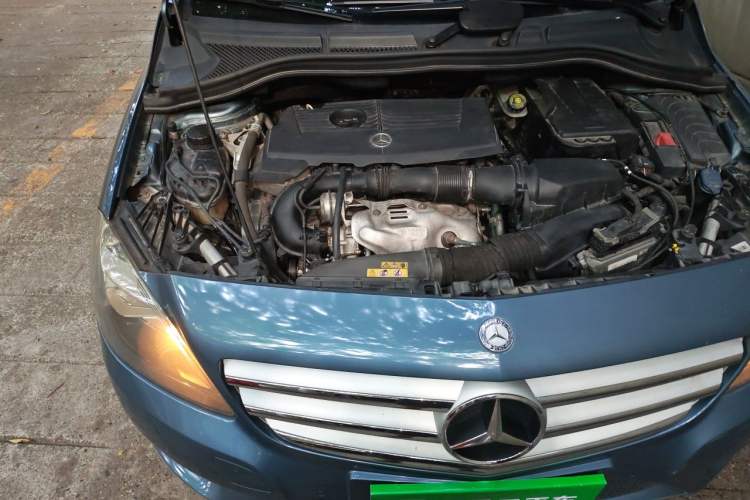 Used Mercedes-Benz B-Class 2012 B 180 Engine Bay Right
