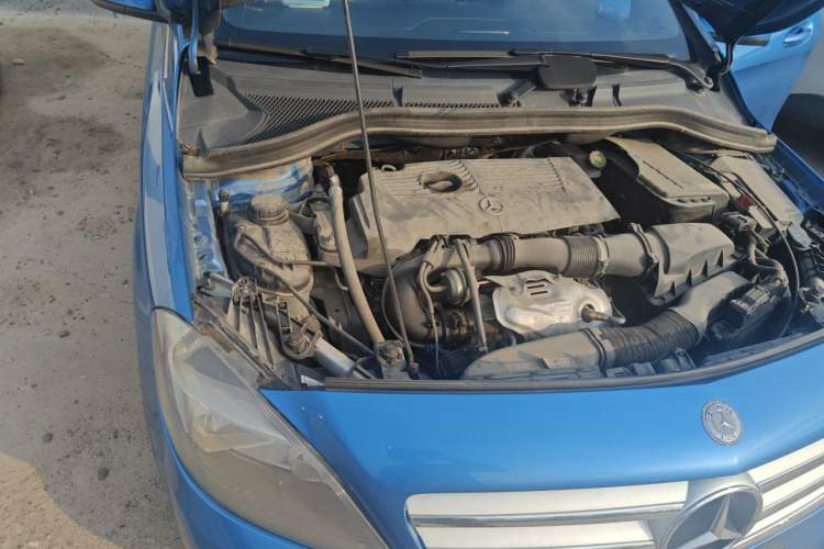 Used Mercedes-Benz B-Class 2012 B 180 Engine Bay Right