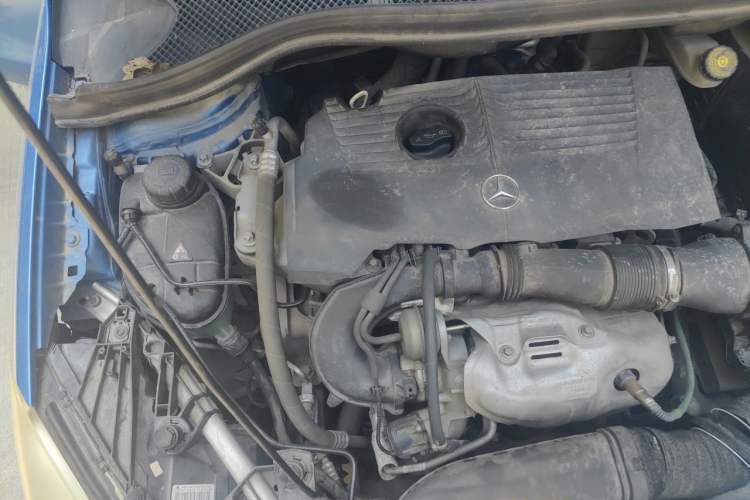 Used Mercedes-Benz B-Class 2012 B 180 Engine Bay Right