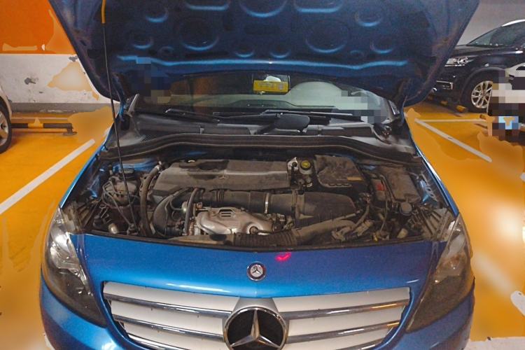 Used Mercedes-Benz B-Class 2012 B 180 Engine Bay