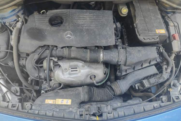 Used Mercedes-Benz B-Class 2012 B 180 Engine Bay