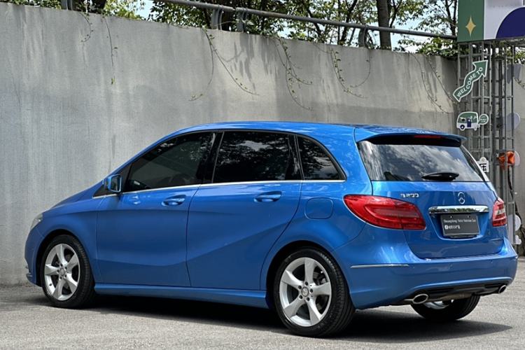 Used Mercedes-Benz B-Class 2012 B 200 Exterior 3