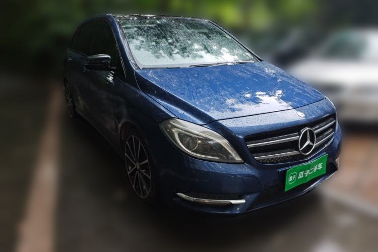 Used Mercedes-Benz B-Class 2012 B 200 Front Right 45 Deg