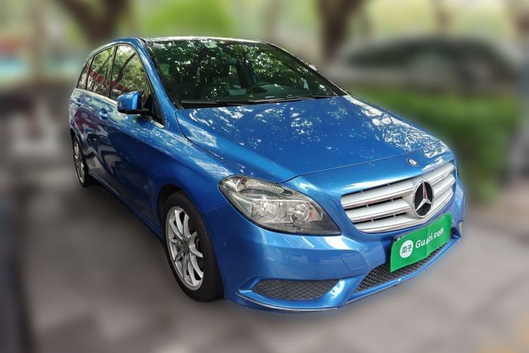 Used Mercedes-Benz B-Class 2012 B 180 Front Right 45 Deg