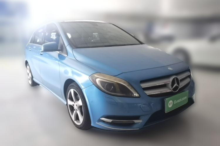 Used Mercedes-Benz B-Class 2012 B 200 Front Right 45 Deg