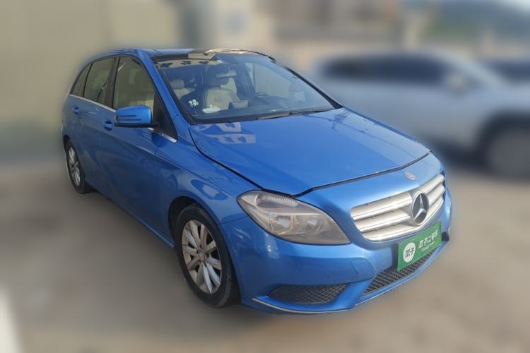 Used Mercedes-Benz B-Class 2012 B 180 Front Right 45 Deg