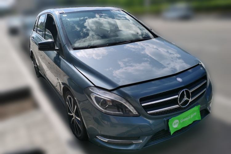 Used Mercedes-Benz B-Class 2012 B 200 Front Right 45 Deg