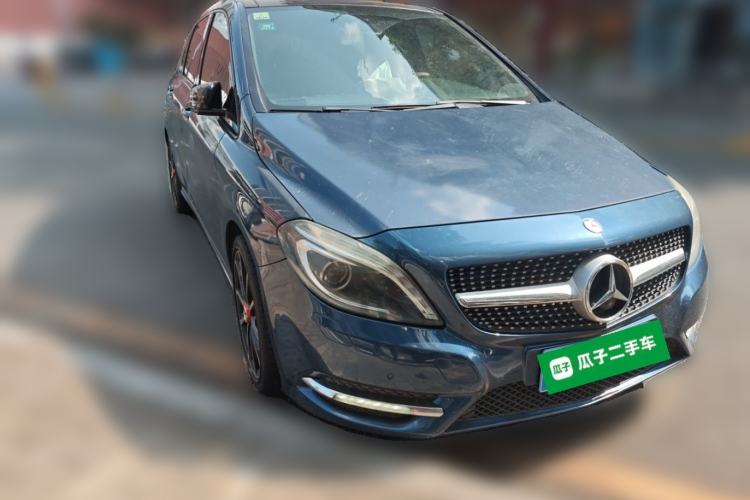 Used Mercedes-Benz B-Class 2012 B 200 Front Right 45 Deg