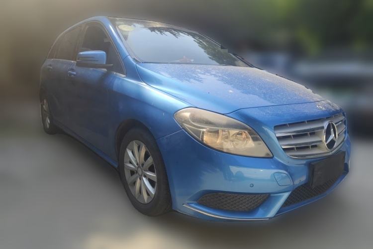 Used Mercedes-Benz B-Class 2012 B 180 Front Right 45 Deg