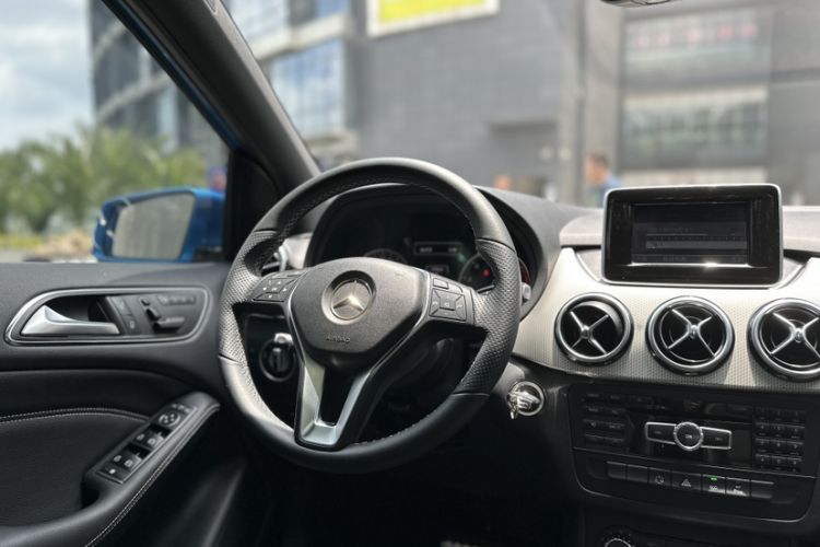 Used Mercedes-Benz B-Class 2012 B 200 Interior 2