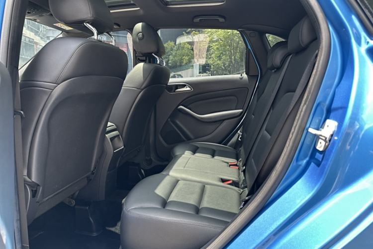 Used Mercedes-Benz B-Class 2012 B 200 Interior 5