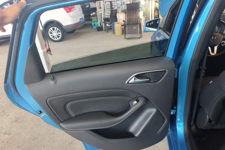 Used Mercedes-Benz B-Class 2012 B 200 Left Rear Door Interior