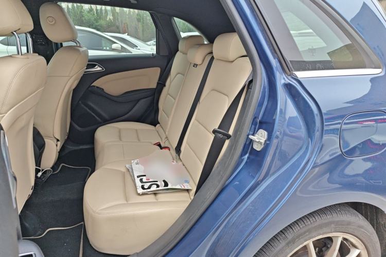 Used Mercedes-Benz B-Class 2012 B 180 Left Rear Seat