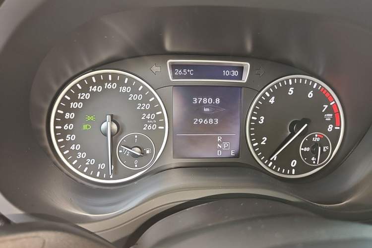 Used Mercedes-Benz B-Class 2012 B 180 Odometer Close Up