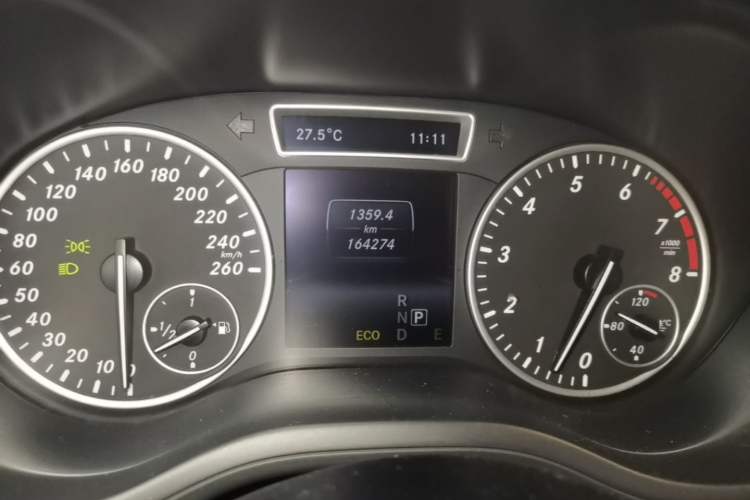 Used Mercedes-Benz B-Class 2012 B 200 Odometer Close Up