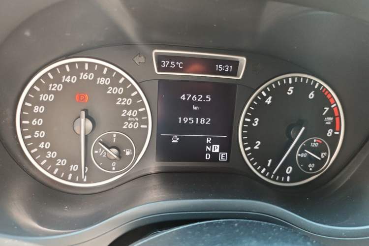 Used Mercedes-Benz B-Class 2012 B 200 Odometer Close Up