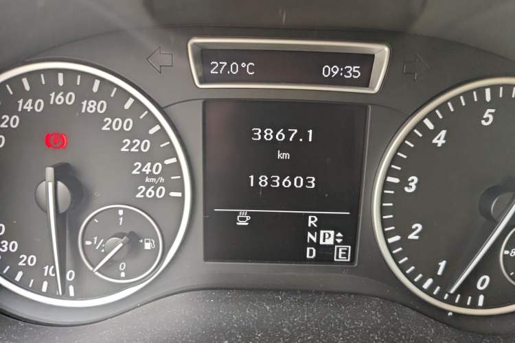 Used Mercedes-Benz B-Class 2012 B 180 Odometer Close Up