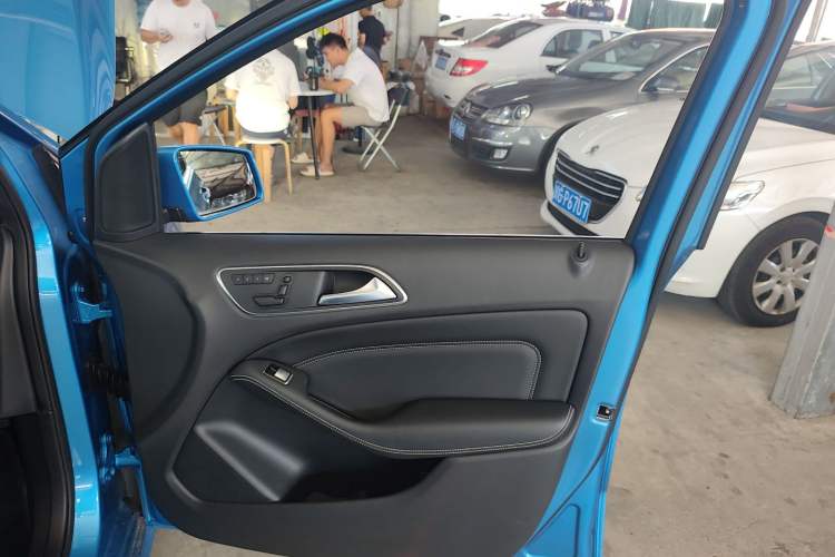 Used Mercedes-Benz B-Class 2012 B 200 Right Front Door Interior