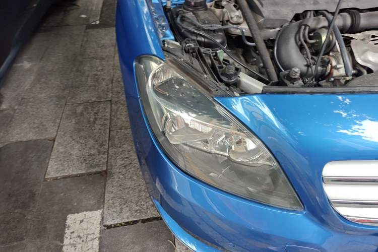 Used Mercedes-Benz B-Class 2012 B 180 Right Front Headlight