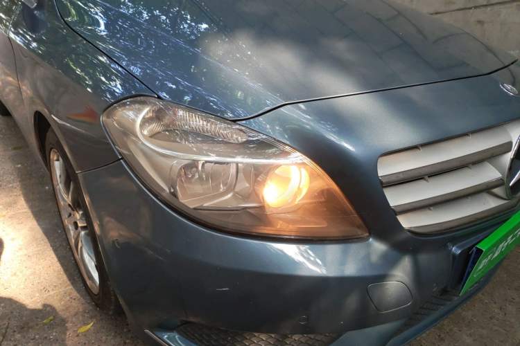 Used Mercedes-Benz B-Class 2012 B 180 Right Front Headlight