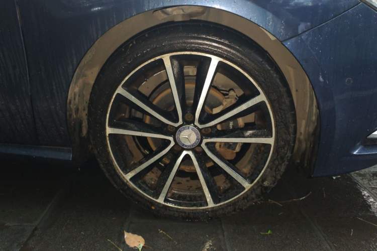 Used Mercedes-Benz B-Class 2012 B 200 Right Front Wheel Hub