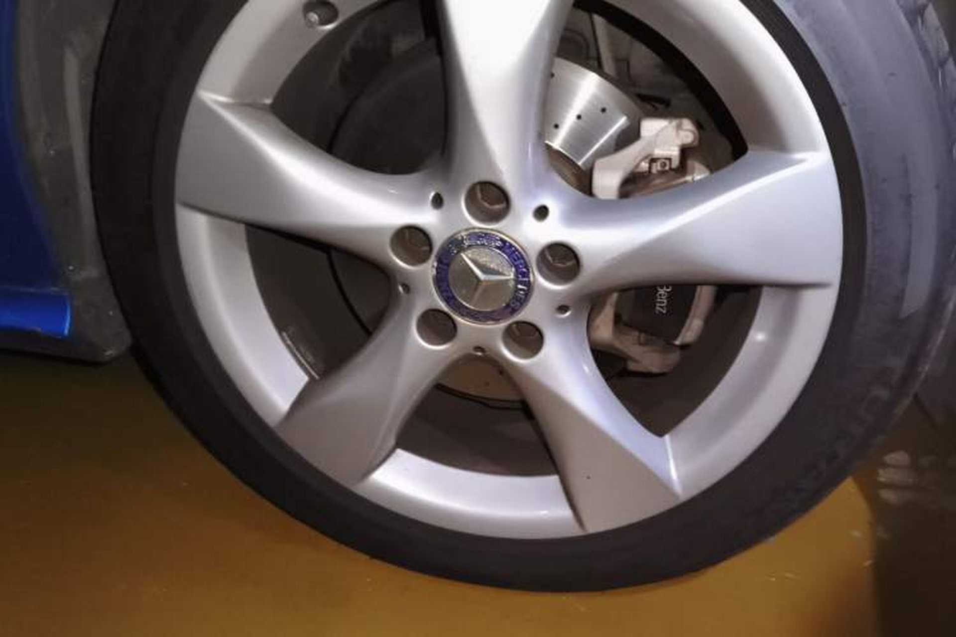 Used Mercedes-Benz B-Class 2012 B 200 Right Front Wheel Hub