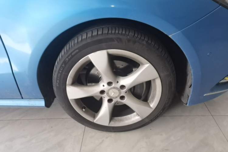 Used Mercedes-Benz B-Class 2012 B 200 Right Front Wheel Hub