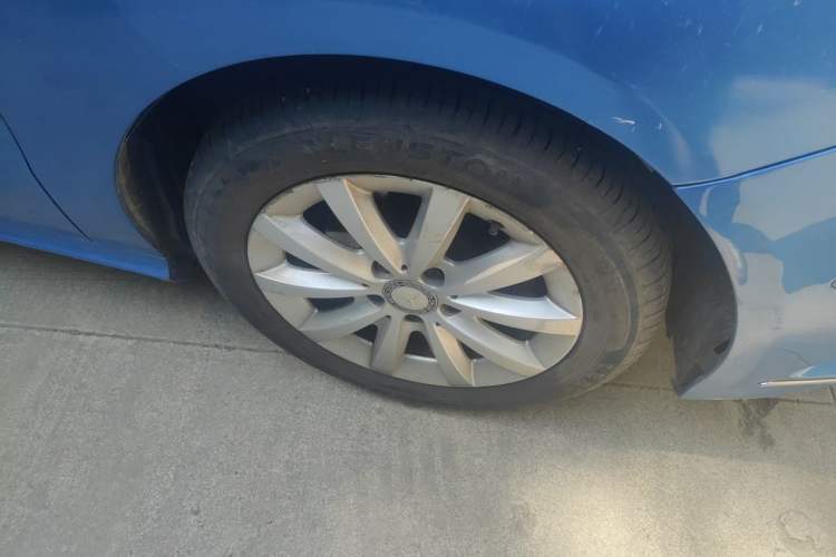 Used Mercedes-Benz B-Class 2012 B 180 Right Front Wheel Hub