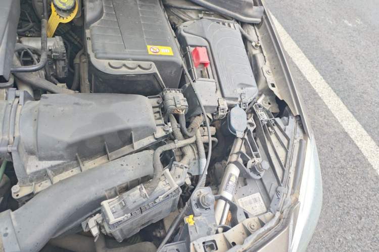 Used Mercedes-Benz B-Class 2012 B 200 Engine Bay Left