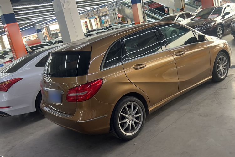 Used Mercedes-Benz B-Class 2012 B 180 Exterior 4