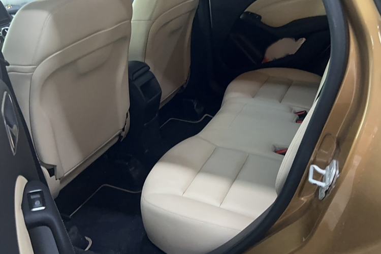Used Mercedes-Benz B-Class 2012 B 180 Interior 3