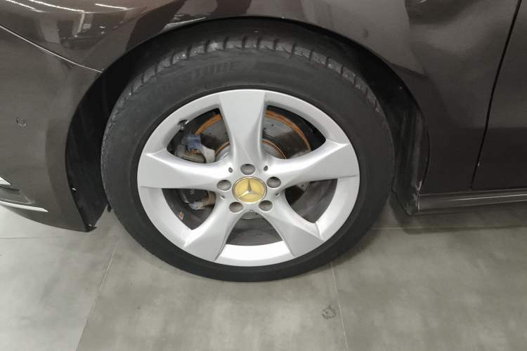 Used Mercedes-Benz B-Class 2012 B 200 Left Front Wheel Hub