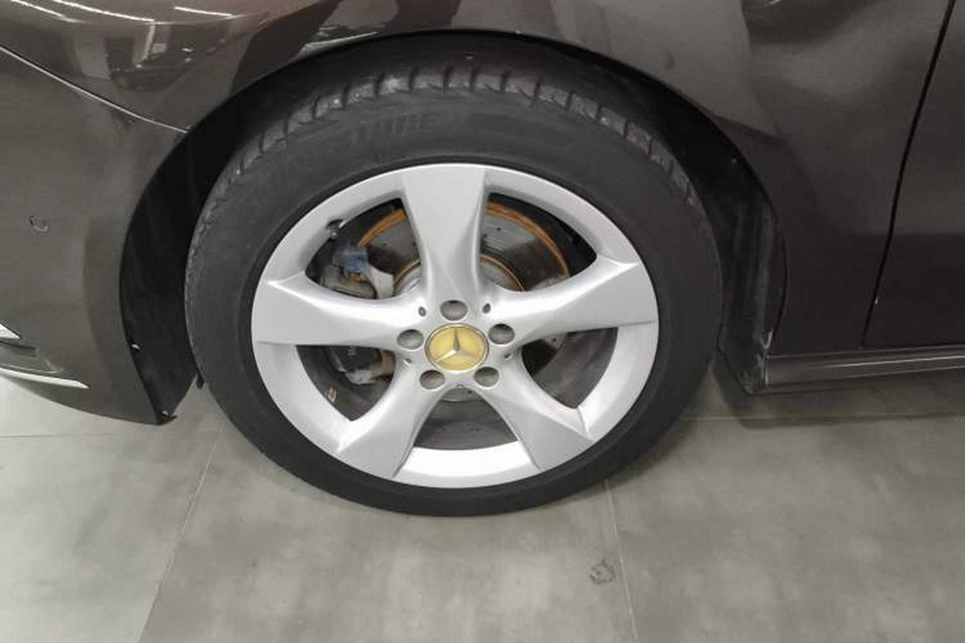 Used Mercedes-Benz B-Class 2012 B 200 Left Front Wheel Hub