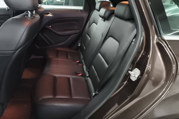 Used Mercedes-Benz B-Class 2012 B 200 Left Rear Seat