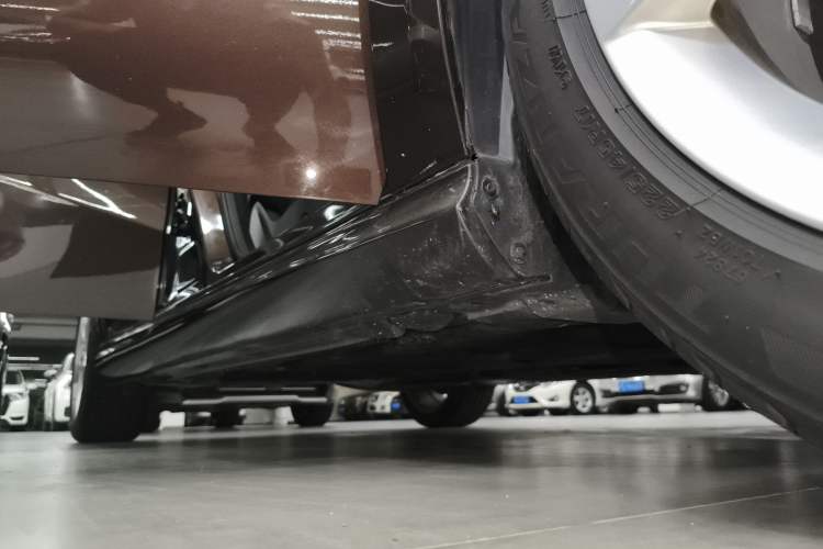 Used Mercedes-Benz B-Class 2012 B 200 Right Side Sill