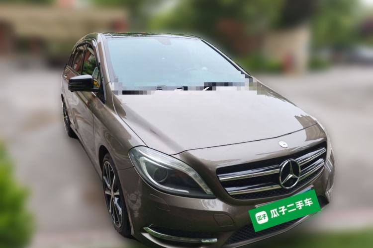 Used Mercedes-Benz B-Class 2012 B 200 Front Right 45 Deg