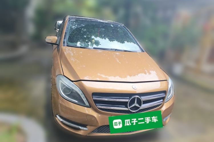 Used Mercedes-Benz B-Class 2012 B 200 Front Right 45 Deg
