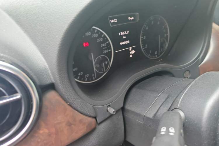 Used Mercedes-Benz B-Class 2012 B 200 Odometer Close Up