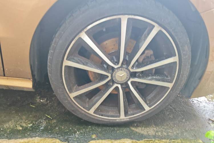 Used Mercedes-Benz B-Class 2012 B 200 Right Front Wheel Hub