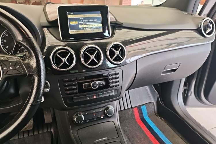 Used Mercedes-Benz B-Class 2012 B 180 Audio And AC Panel