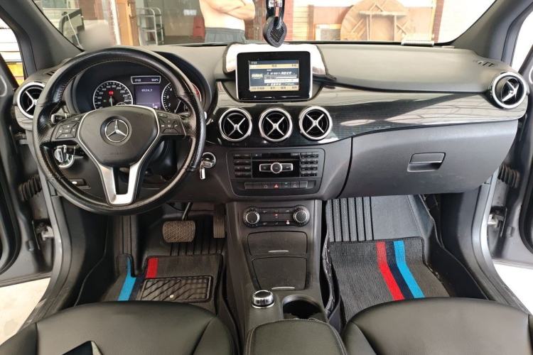 Used Mercedes-Benz B-Class 2012 B 180 Center Console