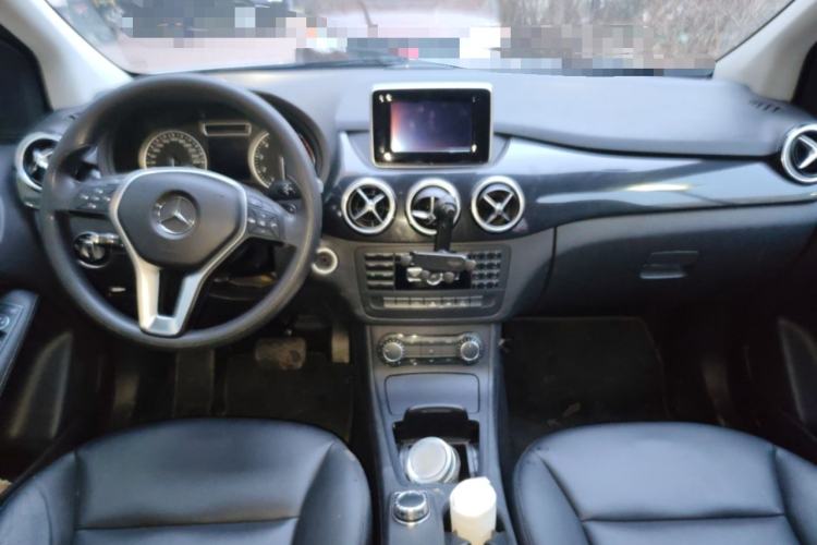 Used Mercedes-Benz B-Class 2012 B 180 Center Console